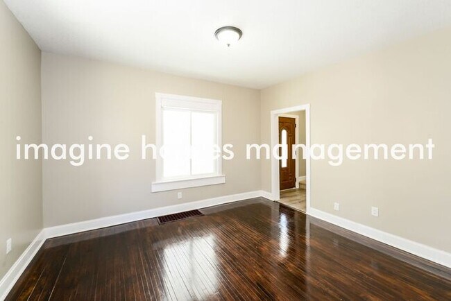 Foto del edificio - 719 24th Avenue Northeast