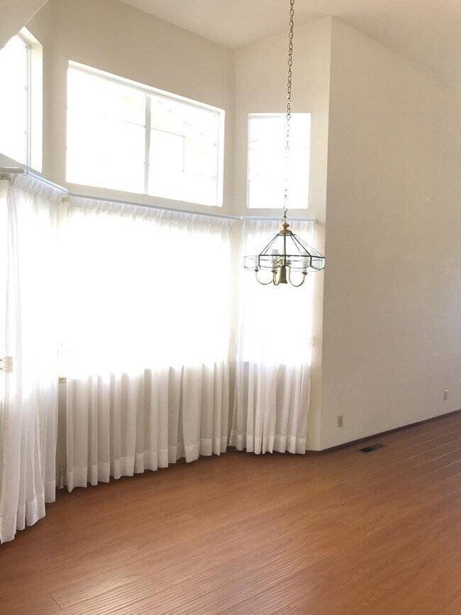 Foto del edificio - 150 Doe Ct