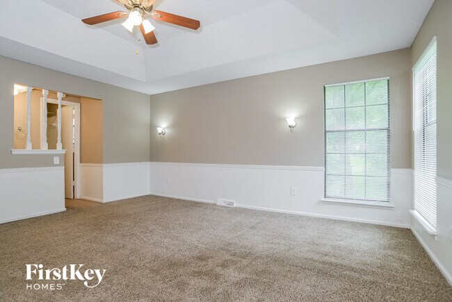 Foto del edificio - 12512 Silver Ln