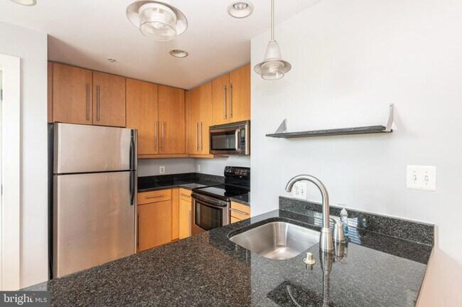 Foto del edificio - 2608 Sherman Ave NW