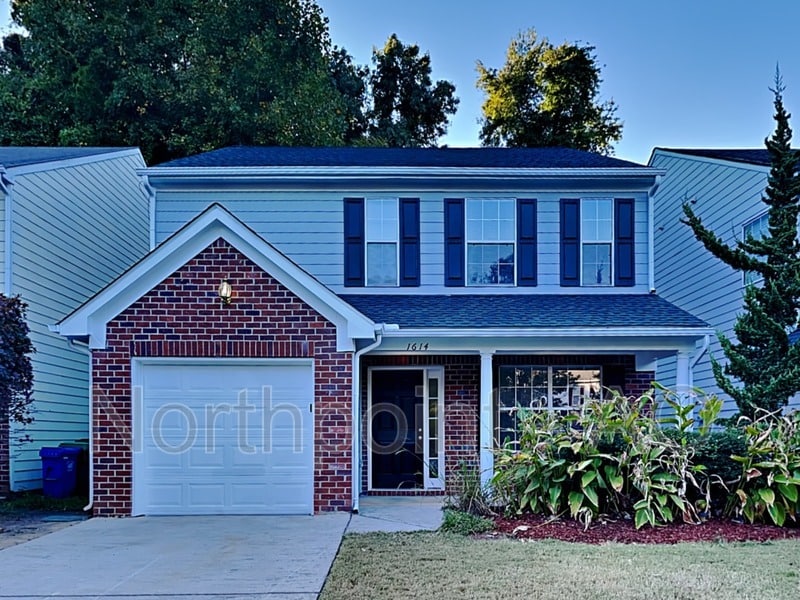 Primary Photo - 1614 Charleston Walk SE