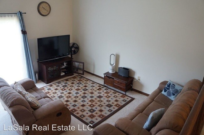 Foto del edificio - 289 Brittany Farms Rd