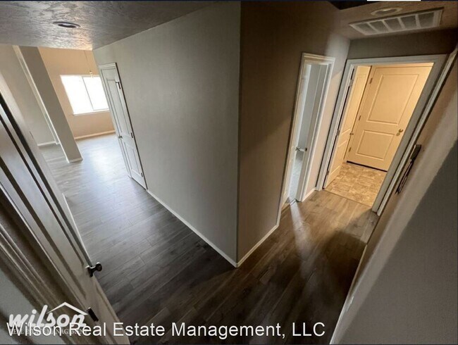 Building Photo - 3 br, 2 bath House - 6114 Crown Crest Ave