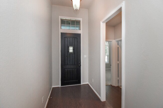 Foto del edificio - 2107 Blossomcrown Dr