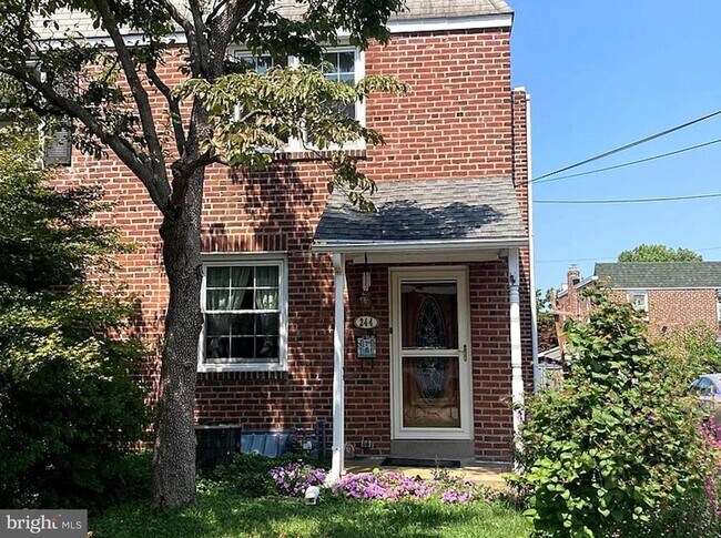 Foto del edificio - 244 Williams Rd