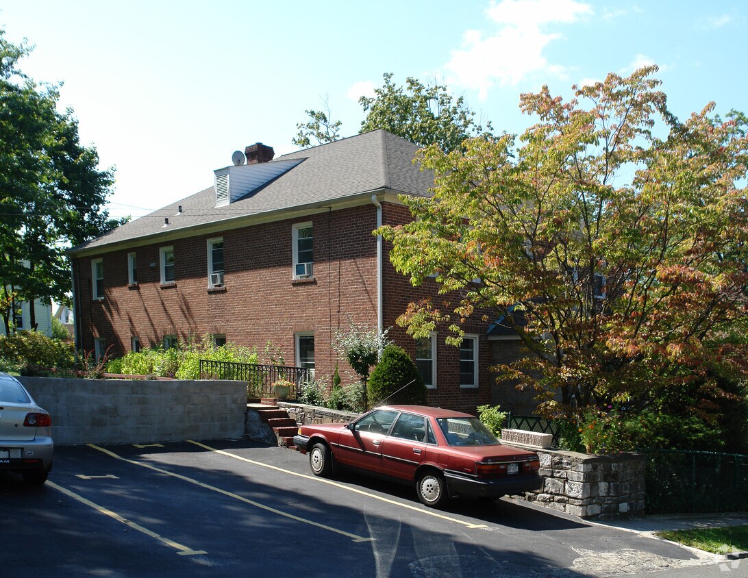 Foto principal - 8 Parkview Pl