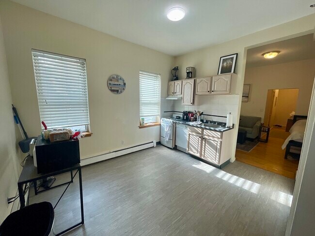 Foto del edificio - 206 Chestnut Hill Ave
