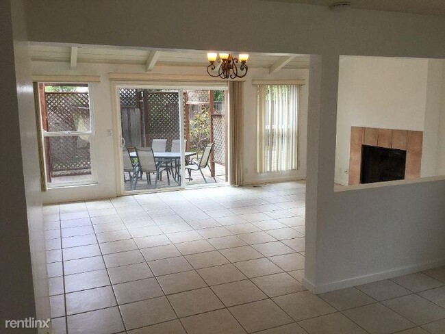 Building Photo - 15026 Downing Oak Ct
