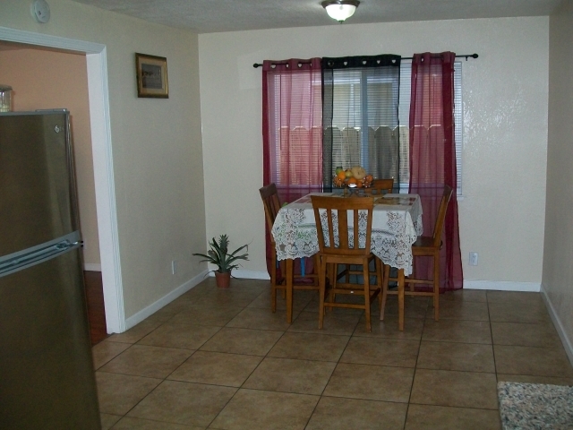 Interior - 587 Avalani Ave