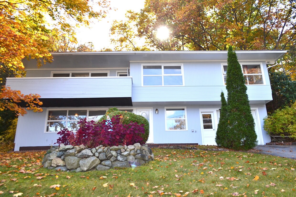 28 Thornberry Rd, Winchester, MA 01890 House Rental in Winchester, MA