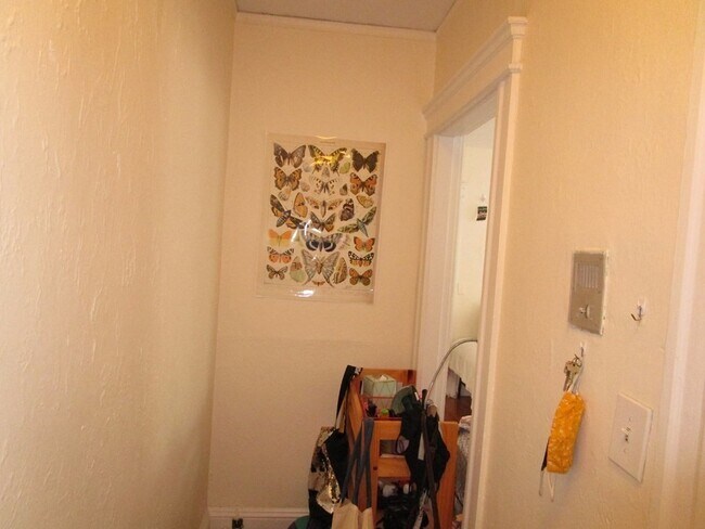 Building Photo - 122 Riverway