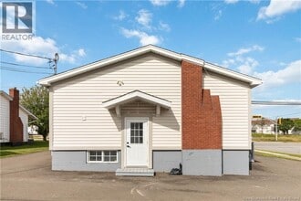 Building Photo - 338 Kendra St