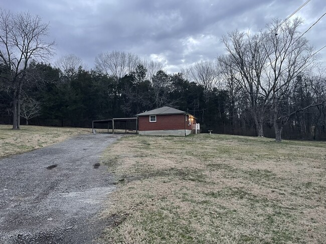 View of house from driveway - 4471 Cato Rd