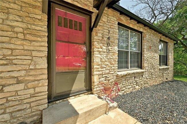 Building Photo - 1402 Morgan Ln