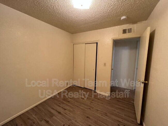 Building Photo - 117 E Ellery Ave