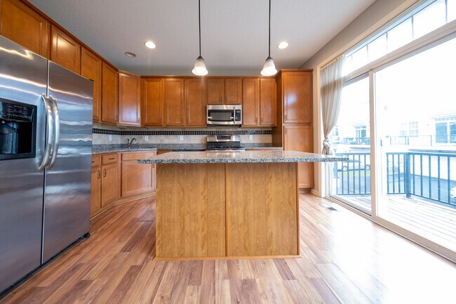 Foto del edificio - 8299 Norwood Ln N