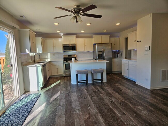 Foto del edificio - 1735 Bayberry Ln