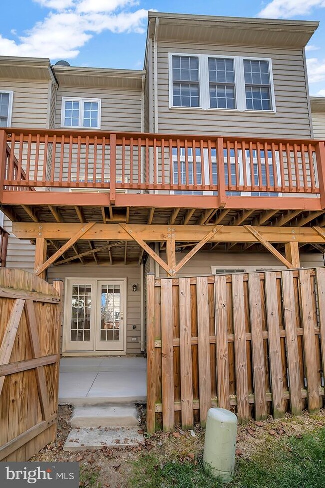 Building Photo - 8443 Chaucer House Ct
