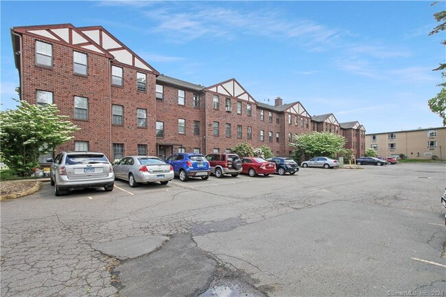 Building Photo - 49 Highland St