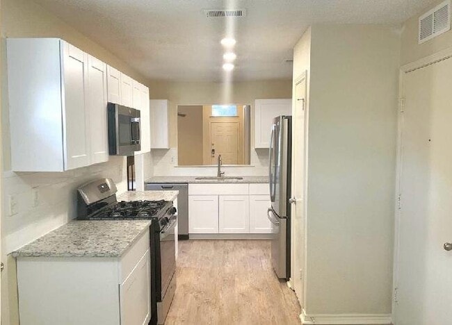 Building Photo - 529 Shennandoah Dr
