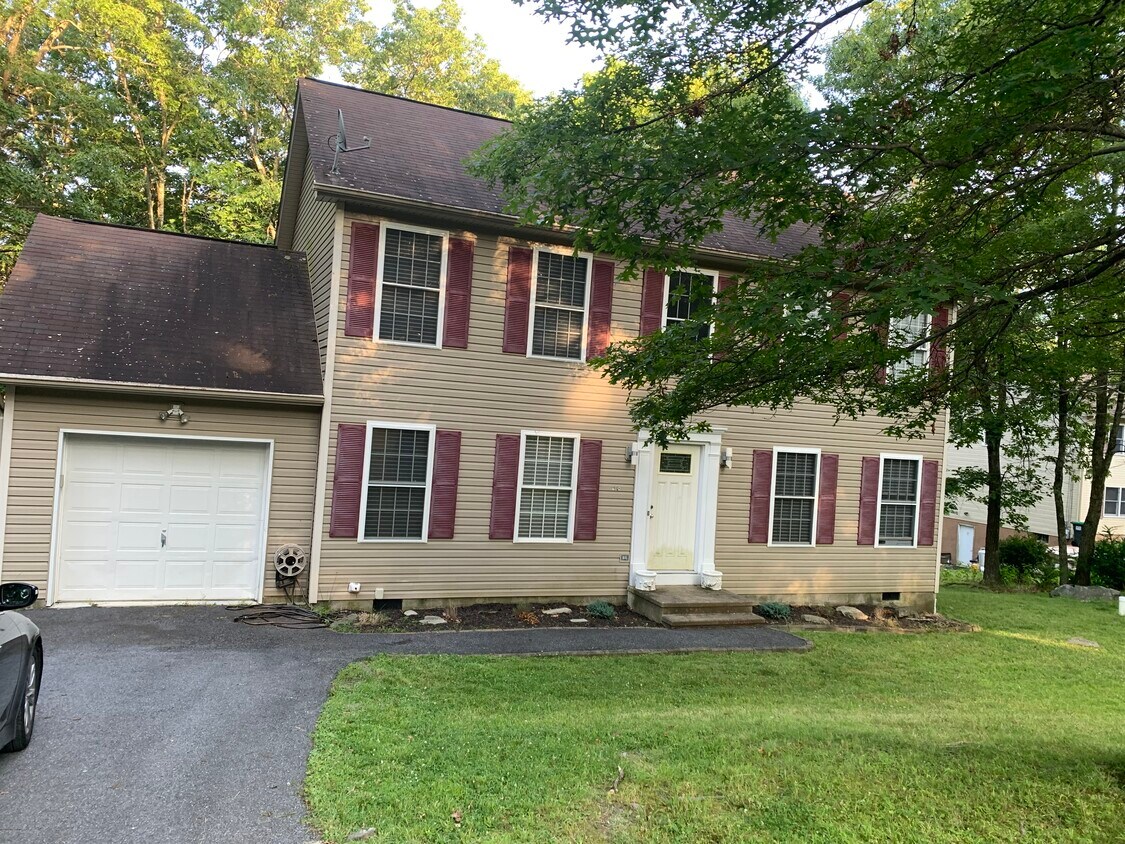 Primary Photo - 140 Murphy Cir