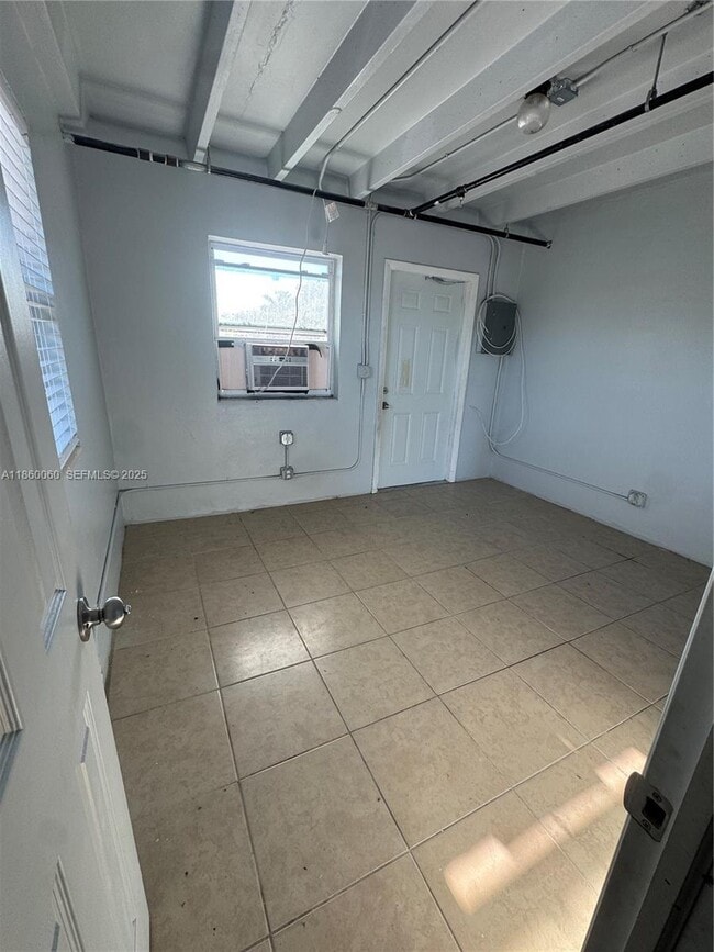 Building Photo - 354 Rardin Ave