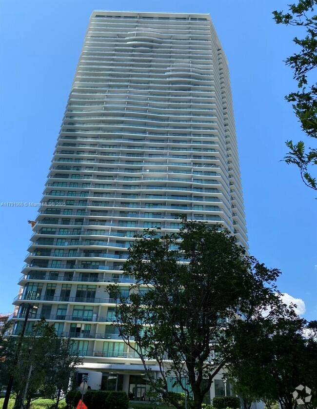 Building Photo - 501 NE 31st St