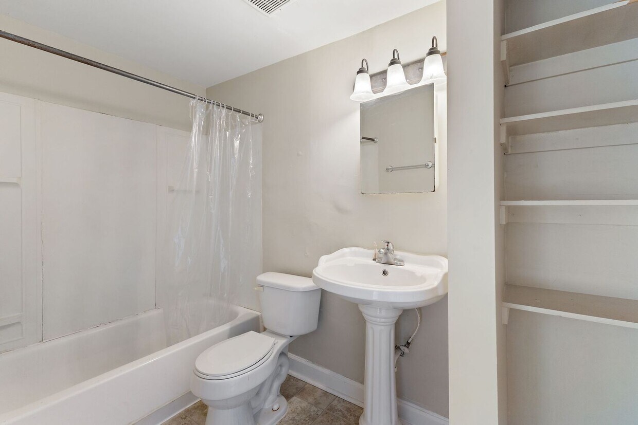 Foto principal - 3606 Balsam Ave