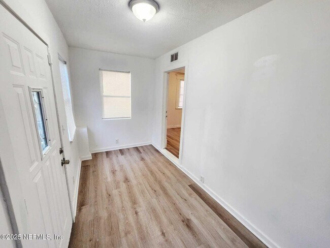 Building Photo - 2184 W 45th St