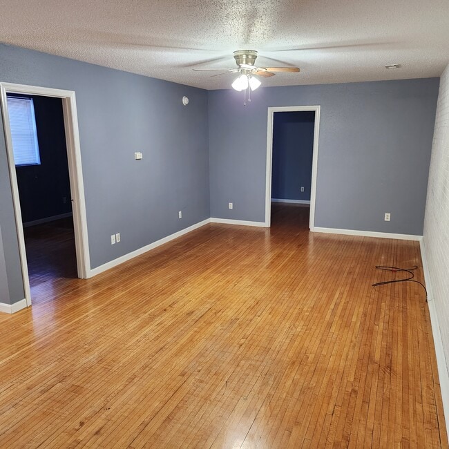 Building Photo - 326 E Central St