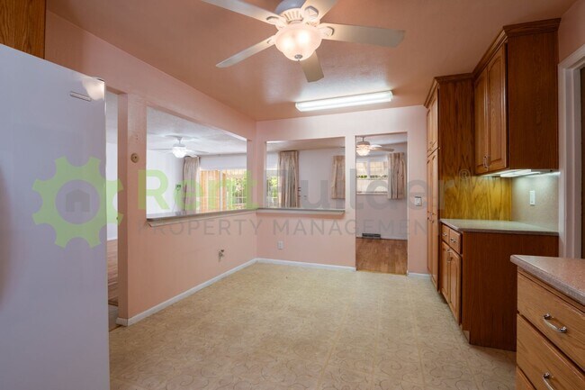 Building Photo - Call to schedule a showing at 505-808-6467