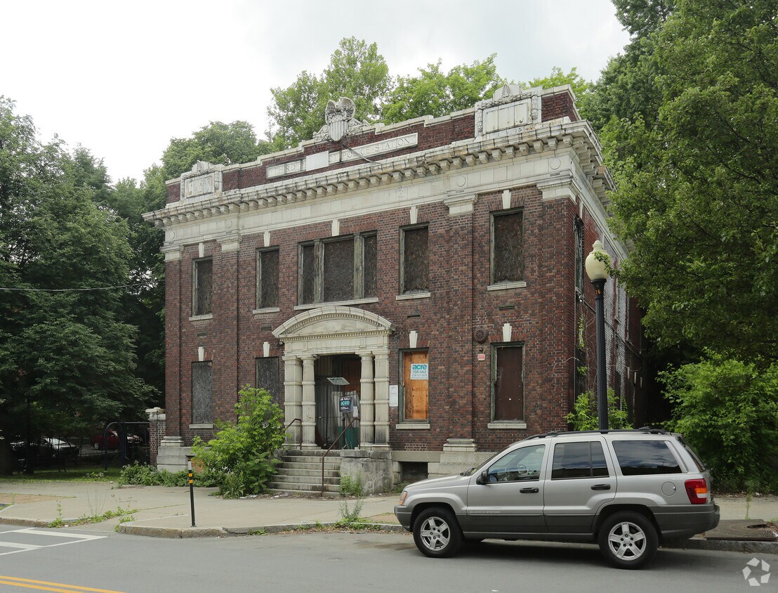 Primary Photo - 3rd Precinct