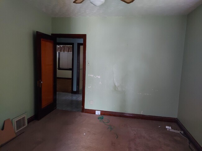 Building Photo - 5946 N Pointe Blvd