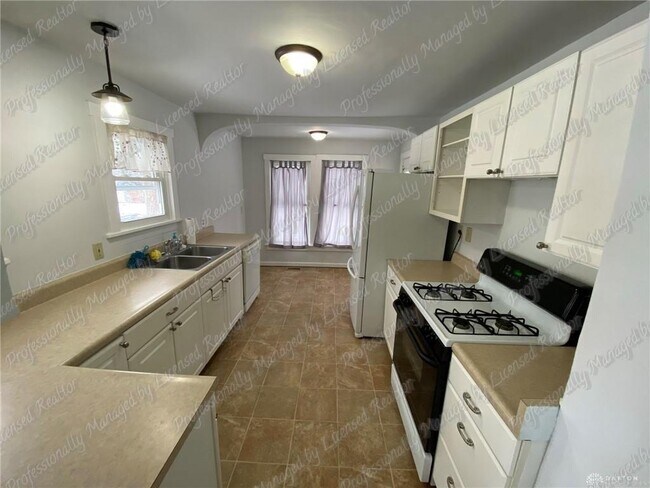 Foto del edificio - 811 Ashokan Rd