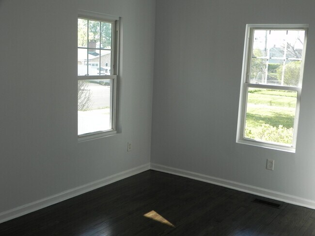 Foto del edificio - 10 Hawkins Ave