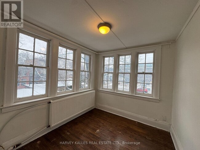 Building Photo - 678 Huron St