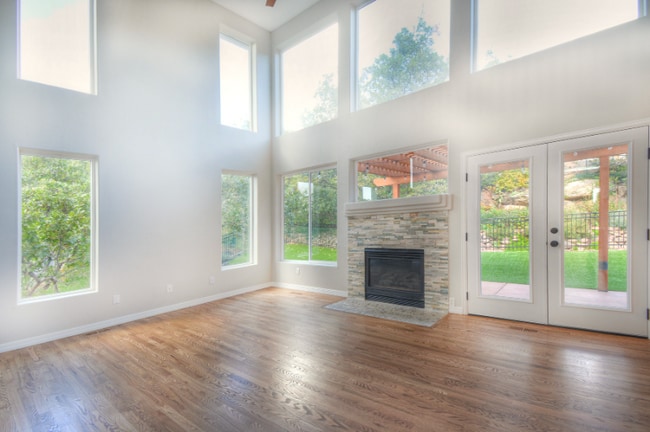 Building Photo - 5320 Broadmoor Bluffs Dr
