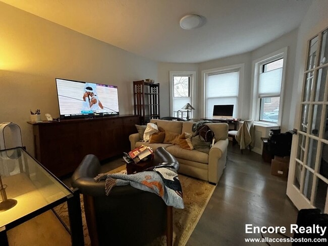 Building Photo - 19 Peterborough St