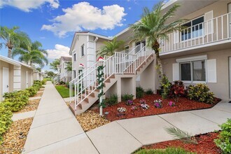Building Photo - 6900 Dennis Cir