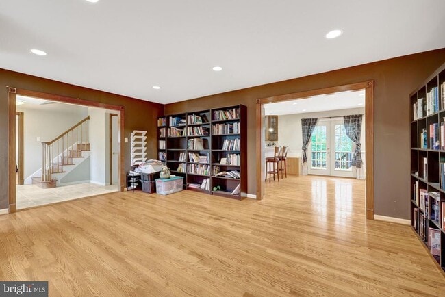 Building Photo - 2230 Carmichael Dr