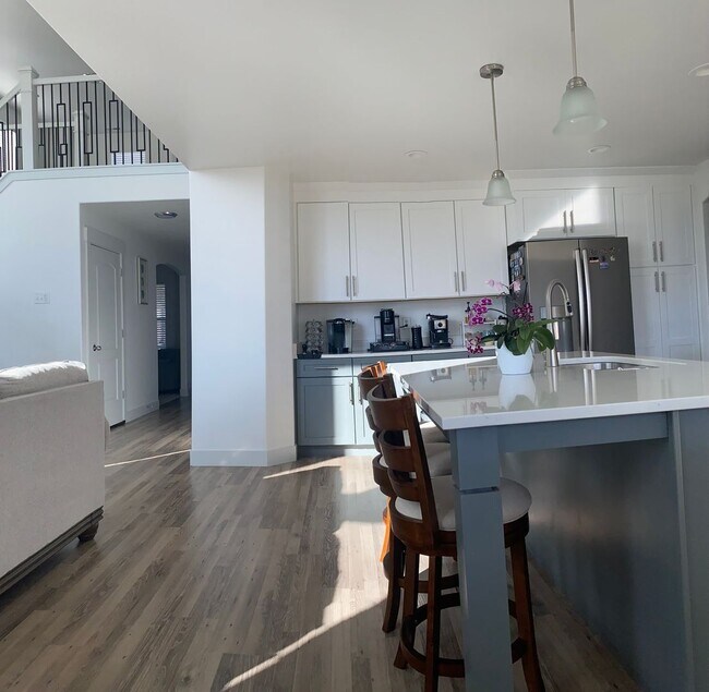 Foto del edificio - Lovely Home For Rent In Saratoga Springs, UT