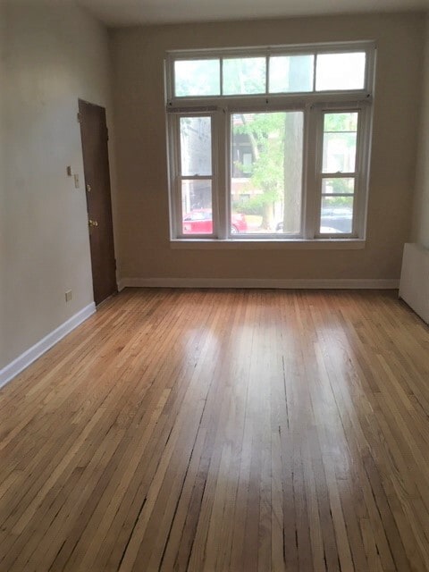 Primary Photo - 3246 N Seminary Ave