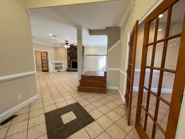 Foto del edificio - Large House near UNCC with plenty of parking!
