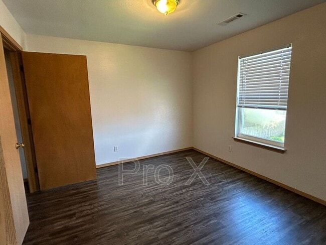 Building Photo - 316 Erin Pl