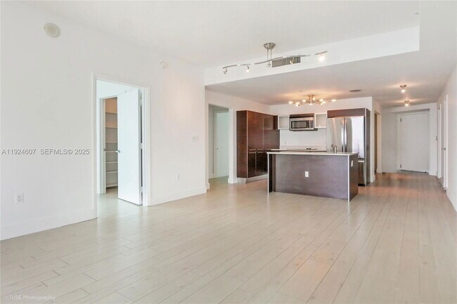 Foto del edificio - 1900 N Bayshore Dr