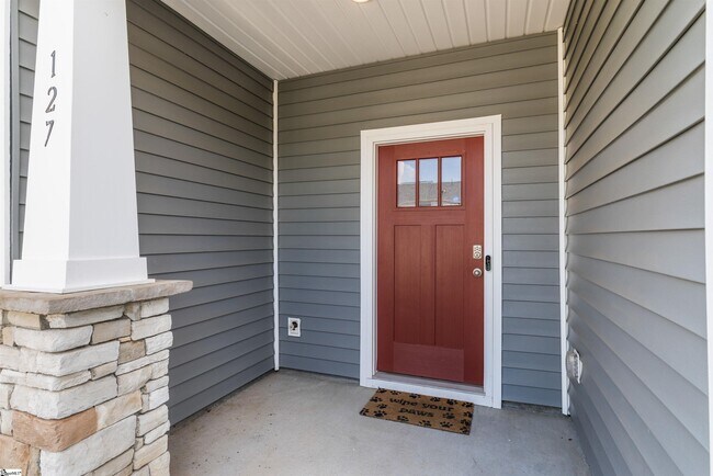 Building Photo - 127 Shallons Dr