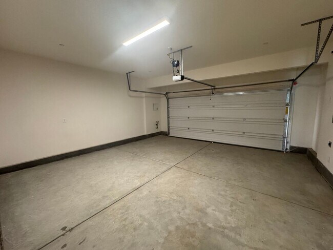 Foto del edificio - Beautiful Brand New Home