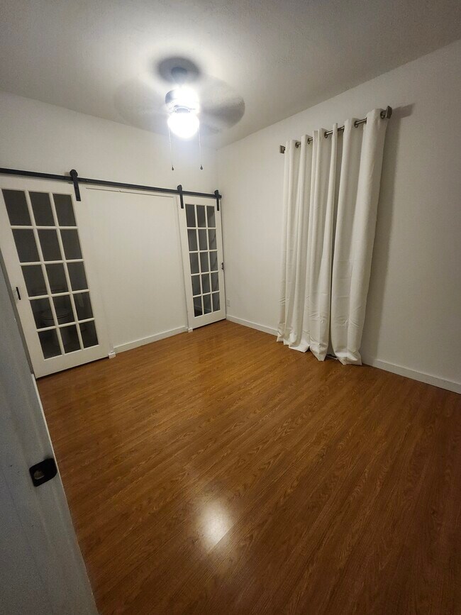 PRIMARY BEDROOM - 102 W Lincoln St