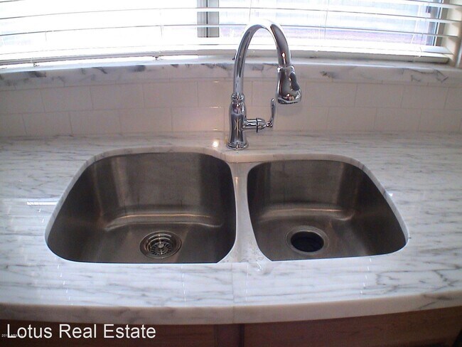 Foto del edificio - 4 br, 2 bath House - 5201 W Sunland Ave.