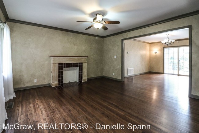 Foto del edificio - 4 br, 2.5 bath House - 2554 E 17th Street